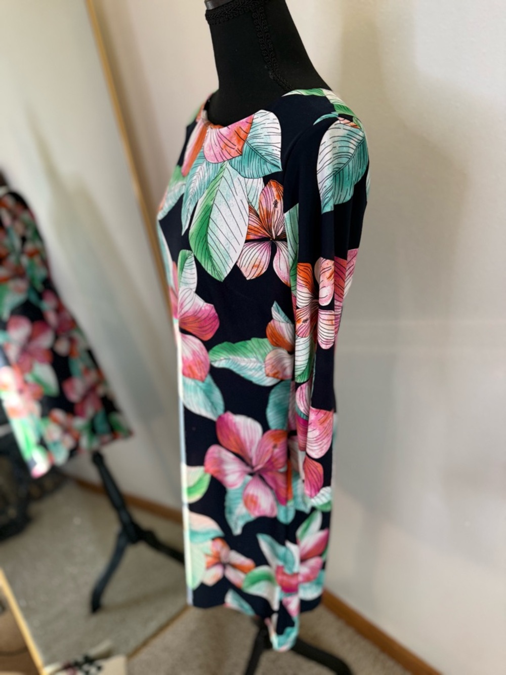Tommy Hilfiger Floral Tropical Shift Dress Size 8 - Picture 3 of 7